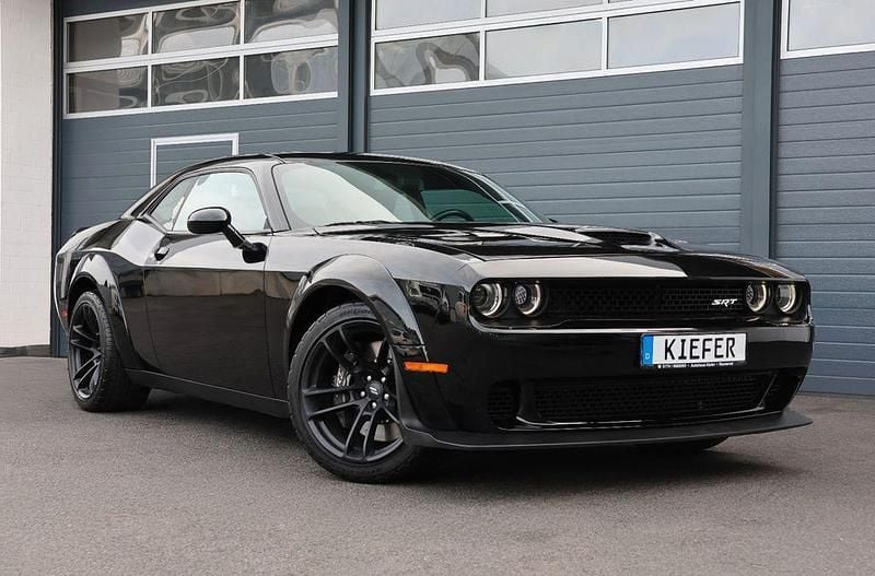 Pitchblack (schwarz) Gebraucht 2022 Dodge Challenger Coupé | 43.950 € (Teuer) - Bild 1/4