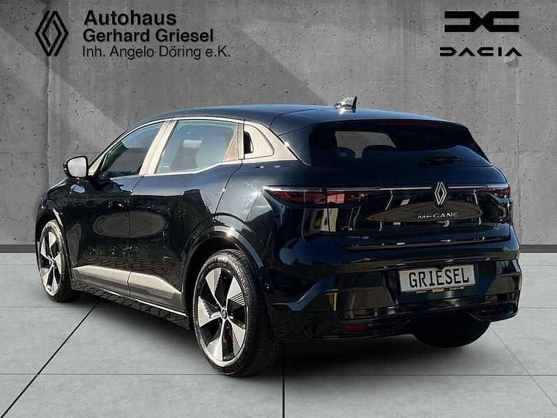 Używany Renault Megane E-Tech Equilibre 96 kW (131 KM) 2022 Czarny Sedan/Limuzyna