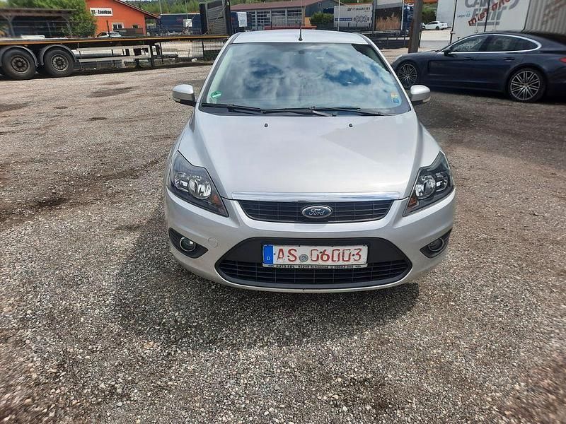 Silber Gebraucht 2008 Ford Focus Ambiente Limousine | 1.500 € (Superpreis) - Bild 1/4