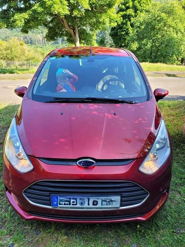 Rot Gebraucht 2017 Ford B-MAX Titanium Van / Kleinbus | 9.500 € (Guter Preis) - Bild 1/4