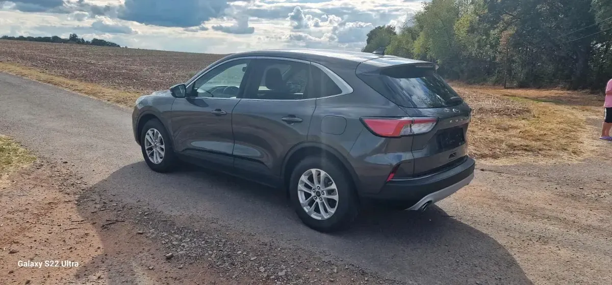 Gebraucht Ford Kuga Titanium 120 PS (88 kW) 2021 Grau SUV
