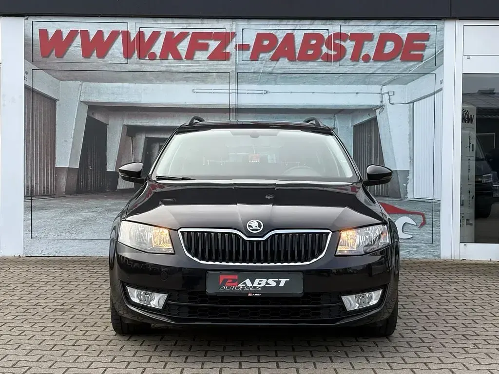 Gebraucht Skoda Octavia Ambition 105 PS (77 kW) 2014 Schwarz Kombi