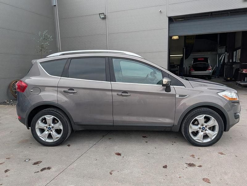Gebraucht Ford Kuga S 140 PS (102 kW) 2011 Braun SUV