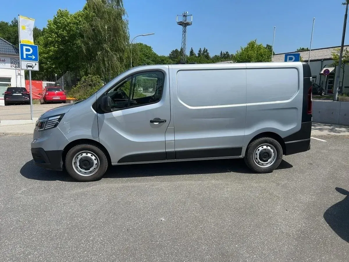 Gebraucht Renault Trafic Komfort 131 PS (96 kW) 2022 Van / Kleinbus