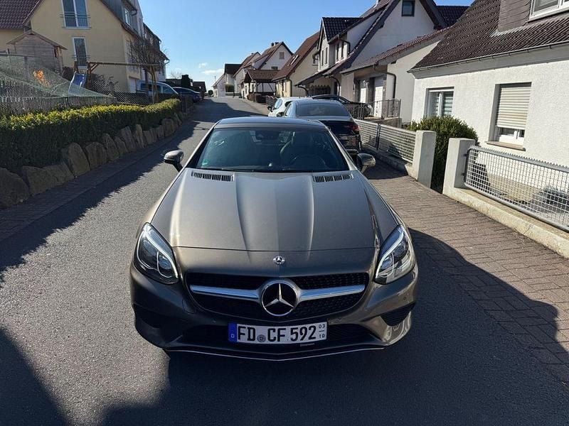 Gebraucht Mercedes SLC200 184 PS (135 kW) 2018 Grau Cabrio