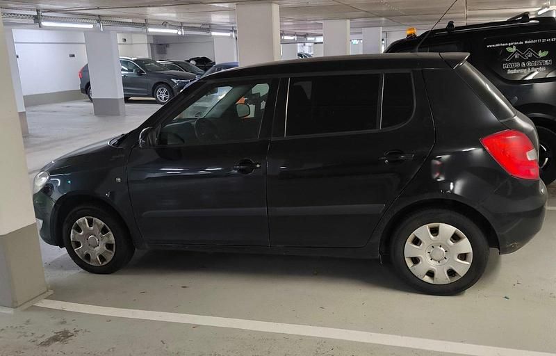 Gebraucht Skoda Fabia 60 PS (44 kW) 2010 Schwarz Kleinwagen