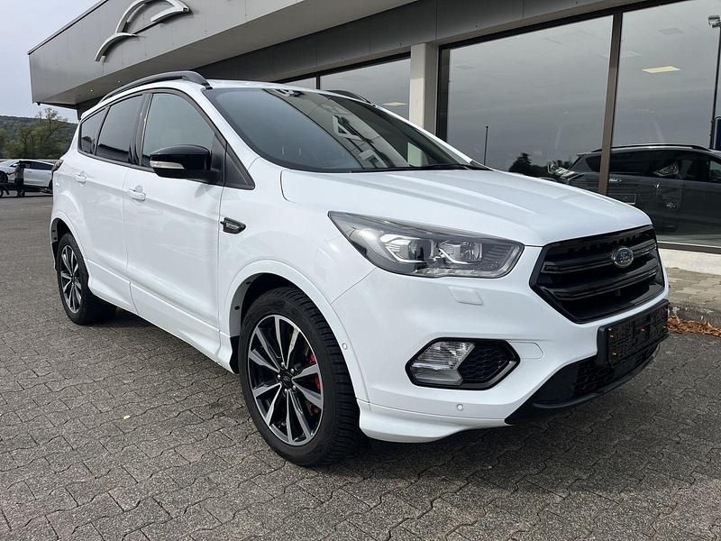 Gebraucht Ford Kuga ST-Line 150 PS (110 kW) 2019 Weiß SUV