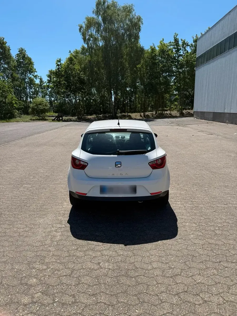 Gebraucht Seat Ibiza 72 PS (52 kW) 2011 Weiß Kleinwagen