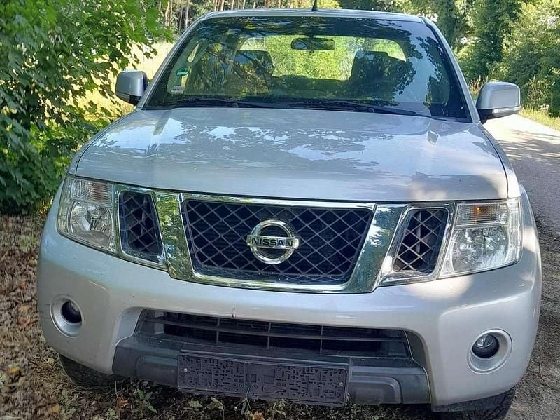 Gebraucht Nissan Navara SE 190 PS (139 kW) 2013 Silber Pickup
