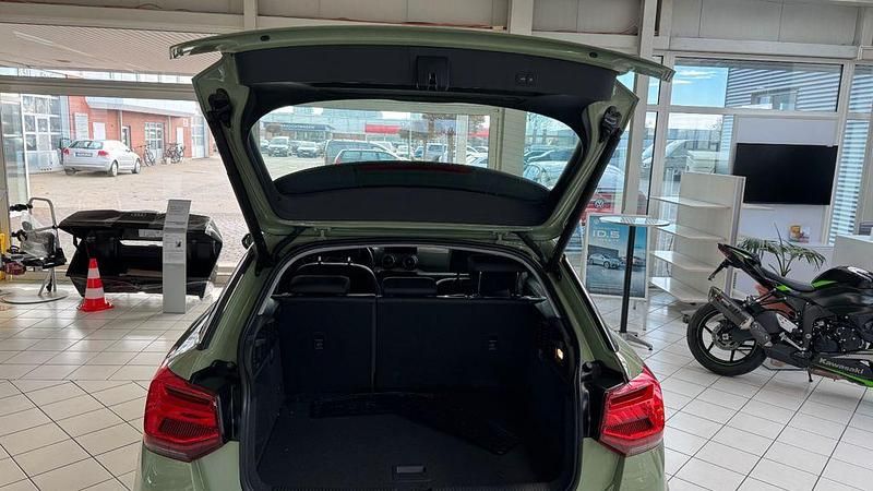 Gebraucht Audi Q2 Advanced 150 PS (110 kW) 2022 Grün SUV
