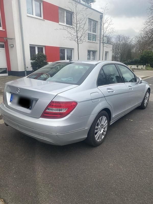 Gebraucht Mercedes C180 156 PS (114 kW) 2011 Silber Limousine