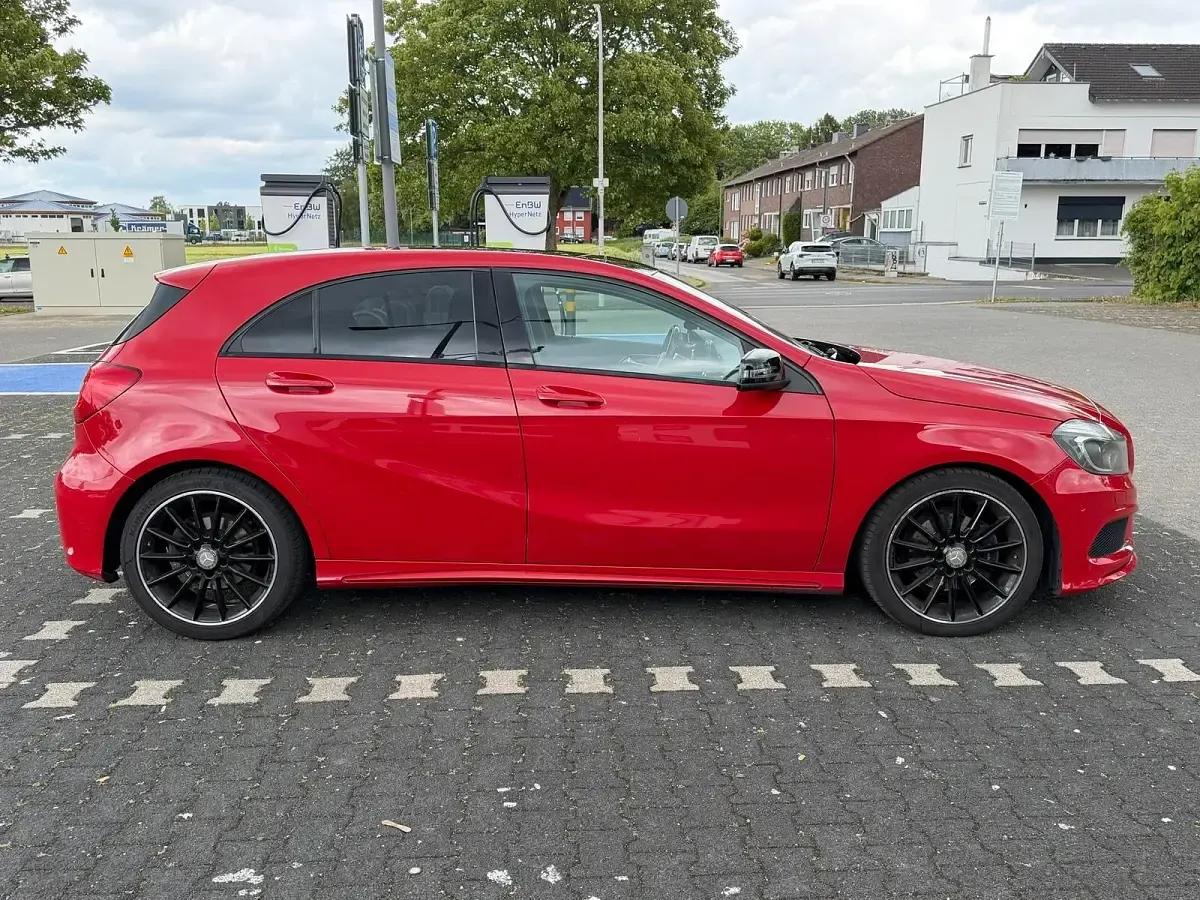 Gebraucht Mercedes A200 AMG line 136 PS (100 kW) 2014 Rot Kleinwagen