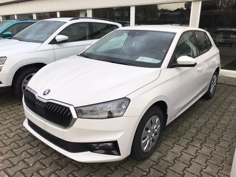 Weiß Gebraucht 2023 Skoda Fabia Ambition Kleinwagen | 16.990 € (Guter Preis) - Bild 1/4
