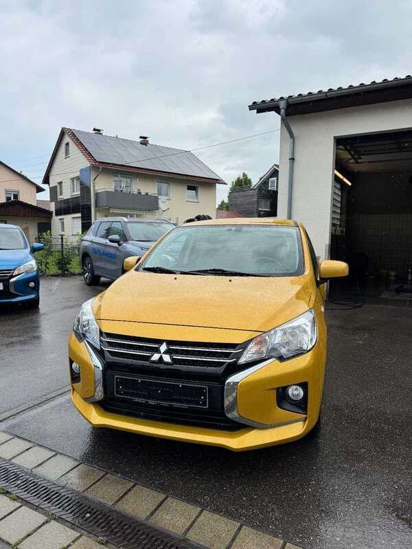 Citringelb Gebraucht 2022 Mitsubishi Space Star Select+ Limousine | 12.500 € (Fairer Preis) - Bild 1/4