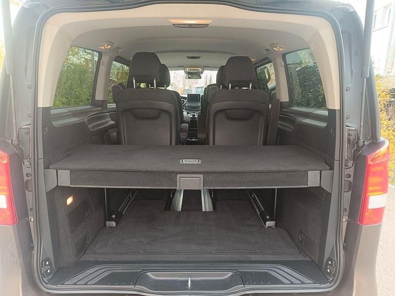 Gebraucht Mercedes V220 Edition 163 PS (119 kW) 2014 Braun Van / Kleinbus