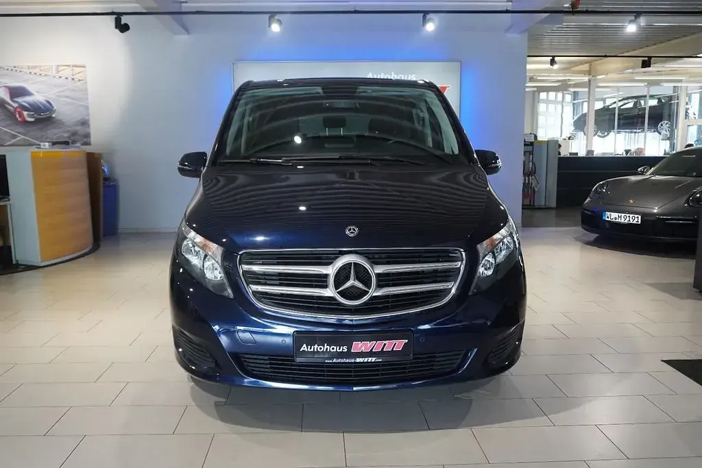 Gebraucht Mercedes V200 136 PS (100 kW) 2018 Blau Van / Kleinbus
