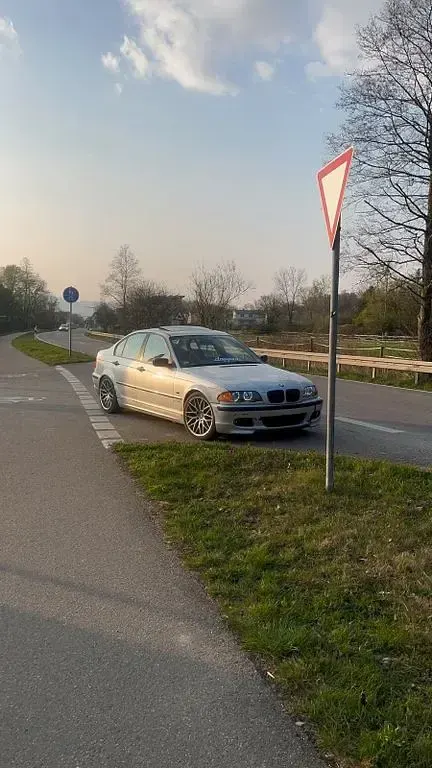 Occasion BMW 318 Basis 118 ch (86 kW) 2001 Argent Berline