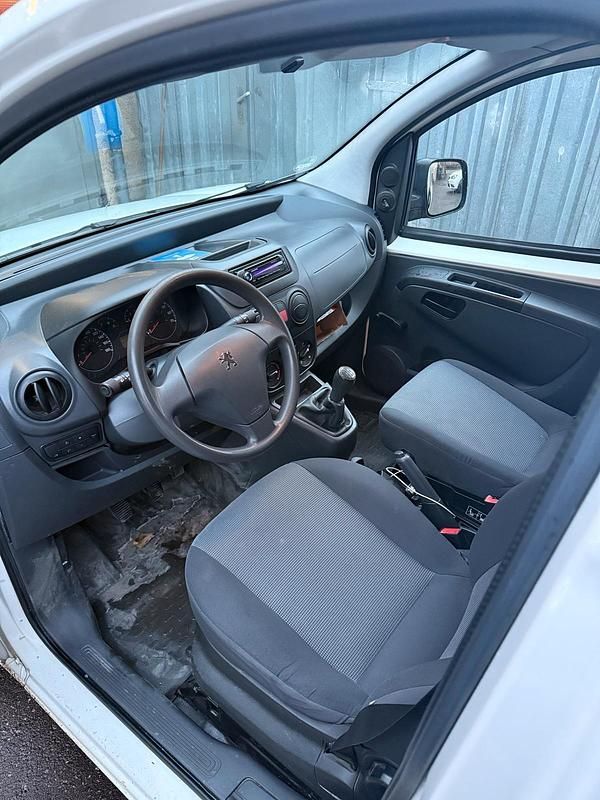 Gebraucht Peugeot Bipper 68 PS (50 kW) 2009 Weiß Van / Kleinbus
