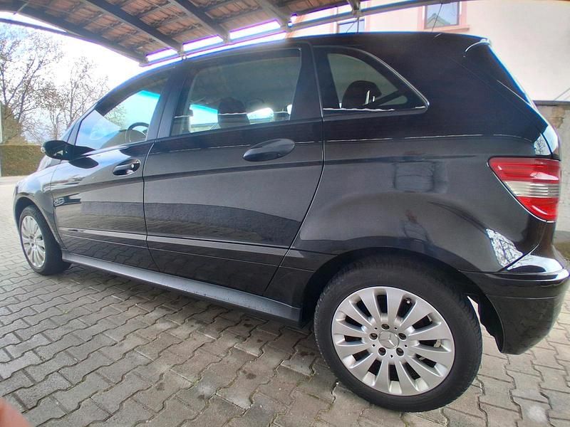 Gebraucht Mercedes B150 95 PS (69 kW) 2007 Schwarz Van / Kleinbus