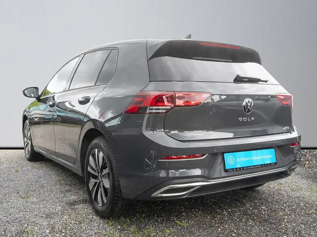 Gebraucht VW Golf VIII Move 110 PS (80 kW) 2024 Grau Limousine