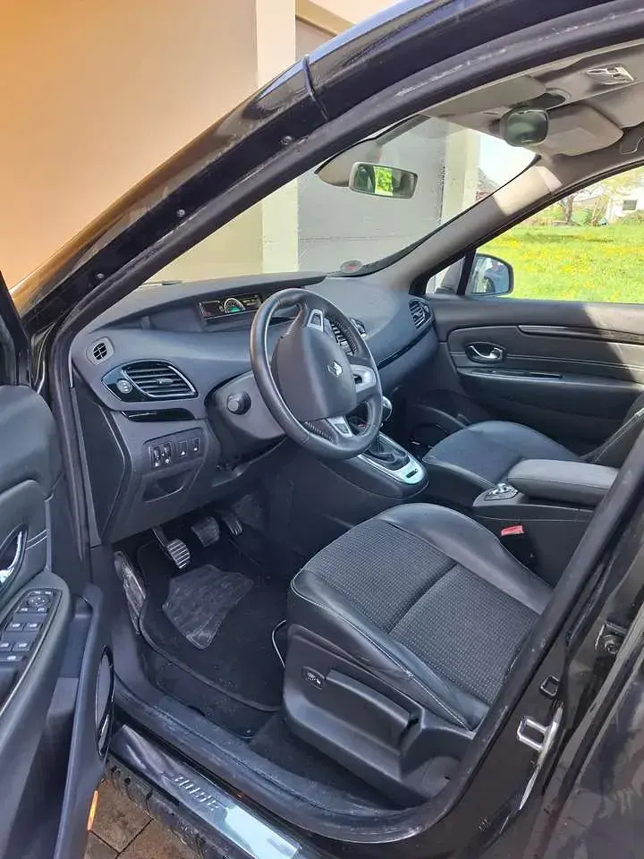 Gebraucht Renault Mégane GrandTour 116 PS (85 kW) 2013 Schwarz Kombi