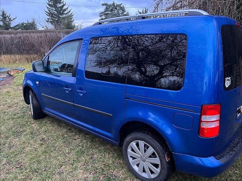 Gebraucht VW Caddy Highline 140 PS (102 kW) 2014 Blau Van / Kleinbus