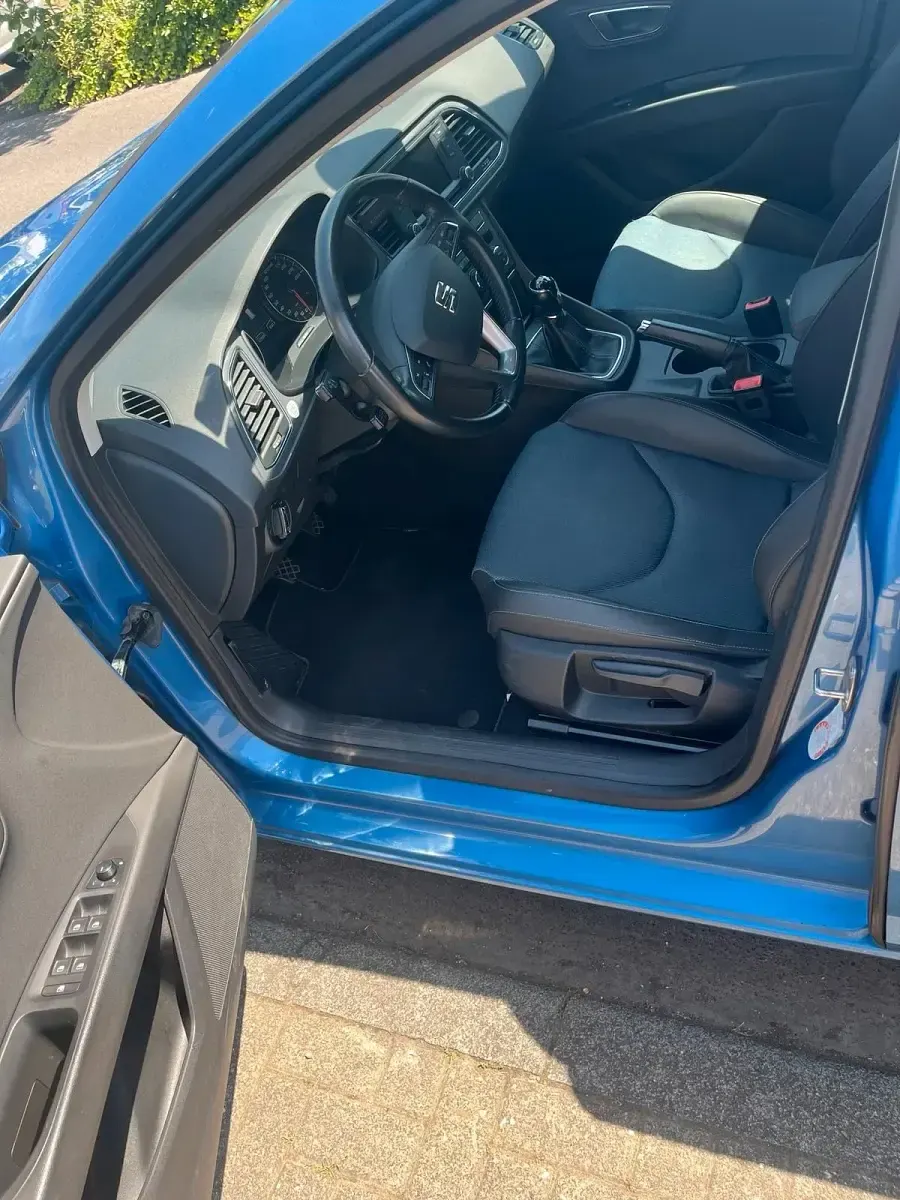 Gebraucht Seat Leon Style 122 PS (89 kW) 2014 Blau Limousine
