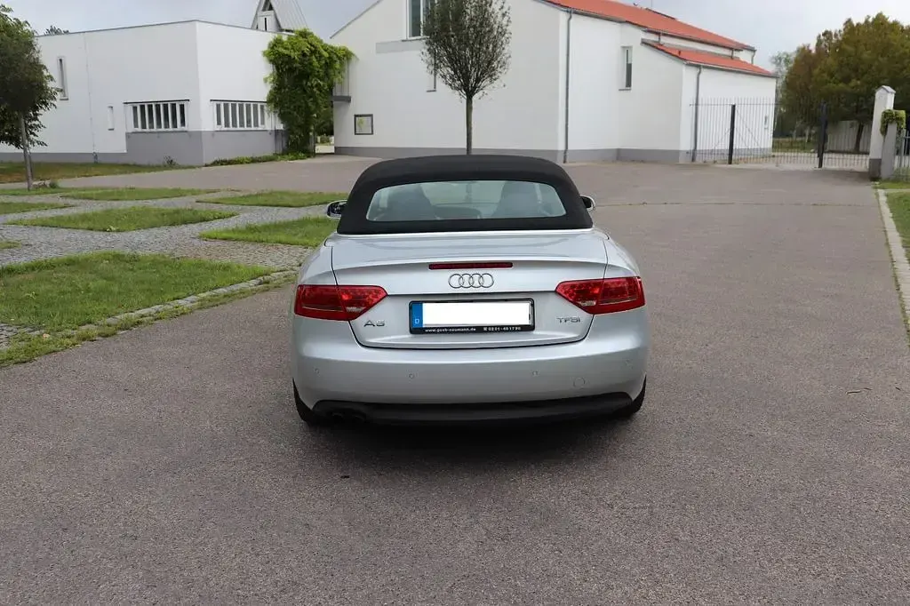 Gebraucht Audi A5 Cabriolet Comfort 160 PS (117 kW) 2011 Silber Cabrio