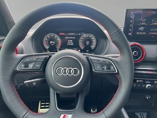 Nowe Audi Q2 S-Line 150 KM (110 kW) 2026 Czerwony SUV