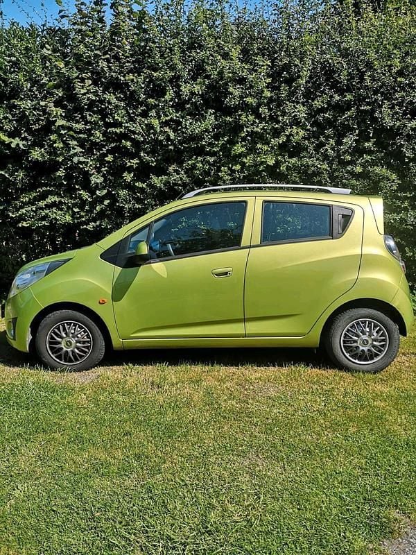 Grün Gebraucht 2010 Chevrolet Spark Kleinwagen | 2.250 € (Etwas zu teuer) - Bild 1/1