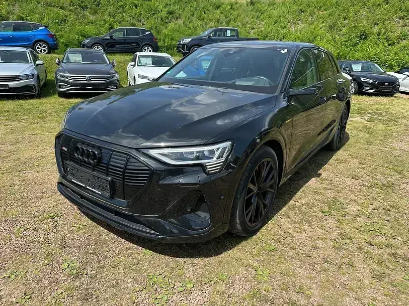 Gebraucht Audi e-tron S-Line 300 kW (408 PS) 2022 Mythosschwarz metallic SUV