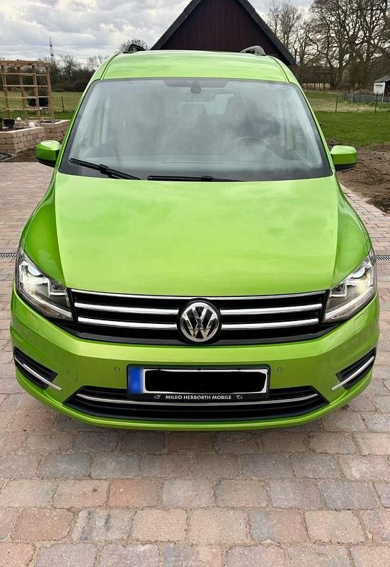 Gebraucht VW Caddy Highline 102 PS (75 kW) 2016 Grün Van / Kleinbus
