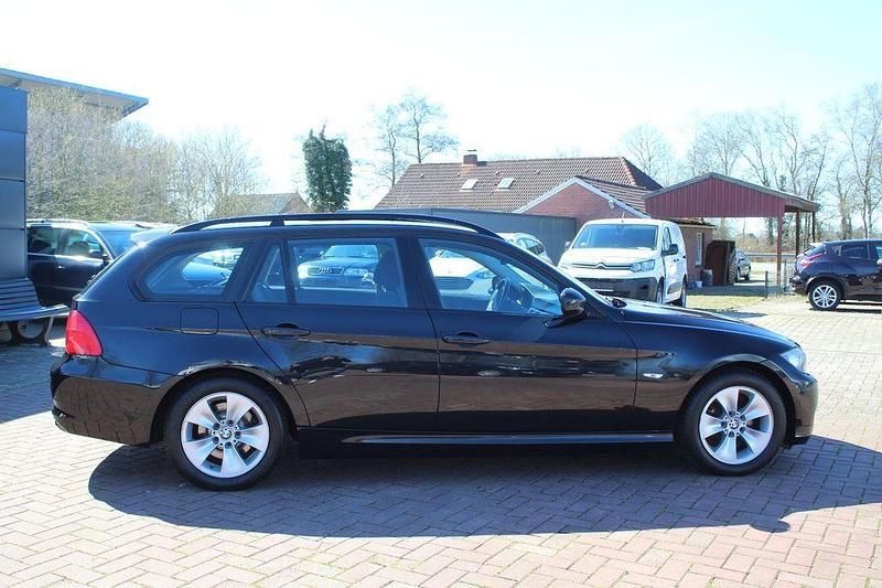 Gebraucht BMW 320 Comfort Edition 170 PS (125 kW) 2009 Schwarz Kombi