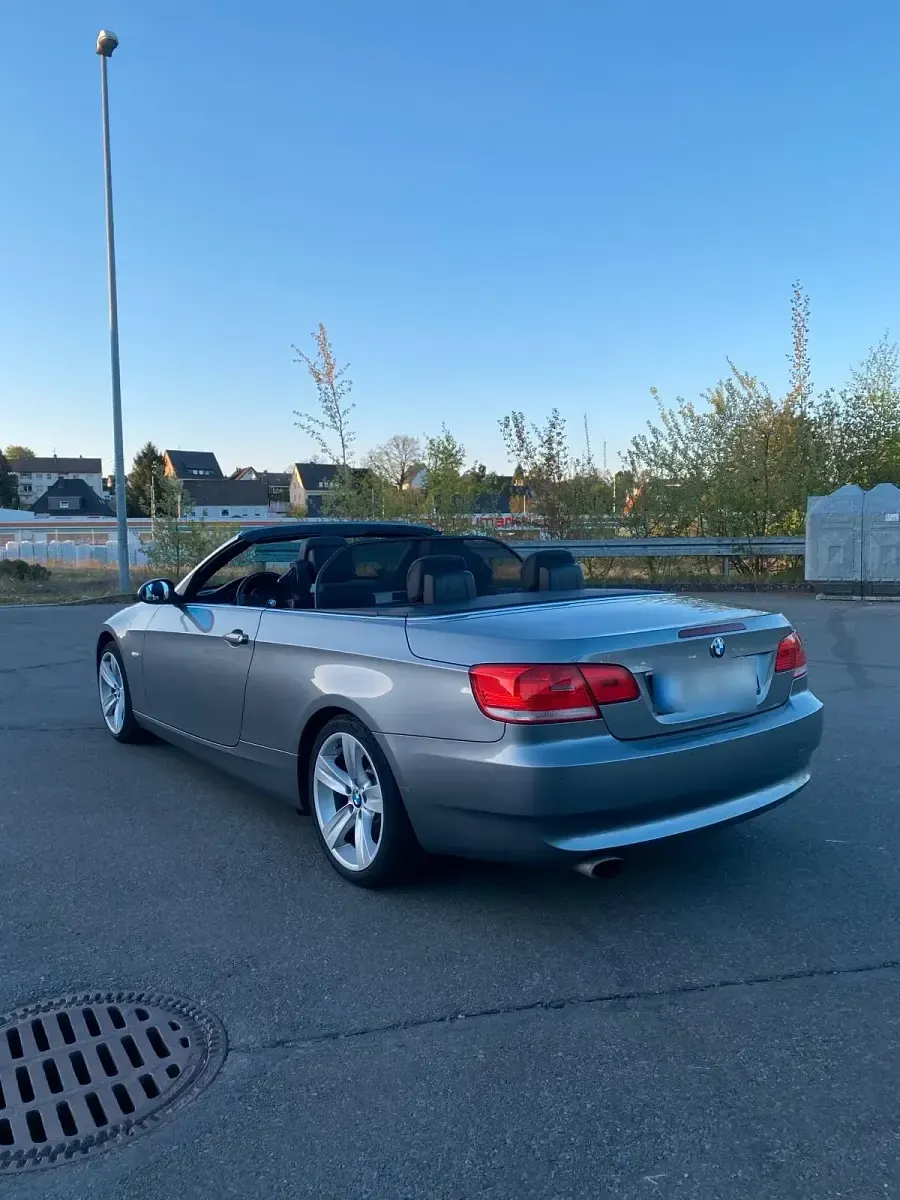 Gebraucht BMW 320 Cabriolet 170 PS (125 kW) 2009 Grau Cabrio
