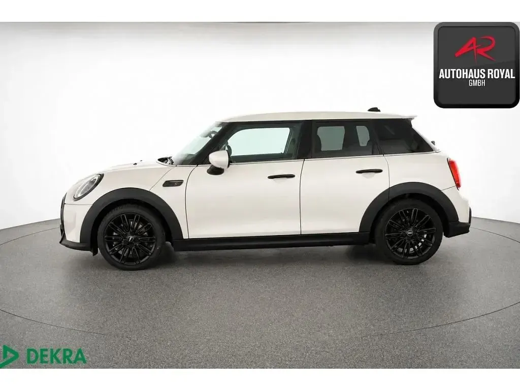Gebraucht Mini Cooper S Classic 178 PS (130 kW) 2023 Nanuq white Kleinwagen