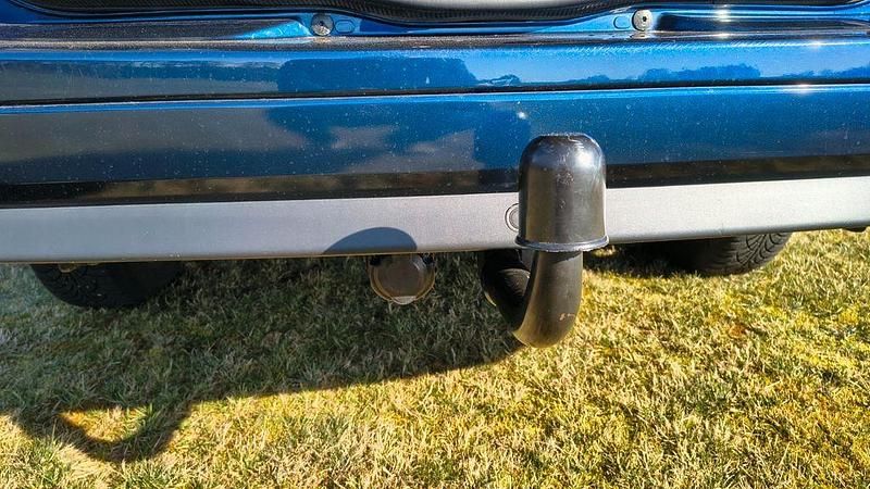 Gebraucht Dacia Logan MCV Lauréate 90 PS (66 kW) 2018 Blau Limousine