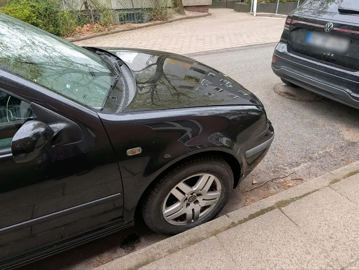 Gebraucht VW Golf IV 75 PS (55 kW) 2003 Schwarz Kleinwagen
