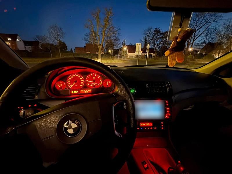 Gebraucht BMW 320 Performance 170 PS (125 kW) 2003 Schwarz Limousine