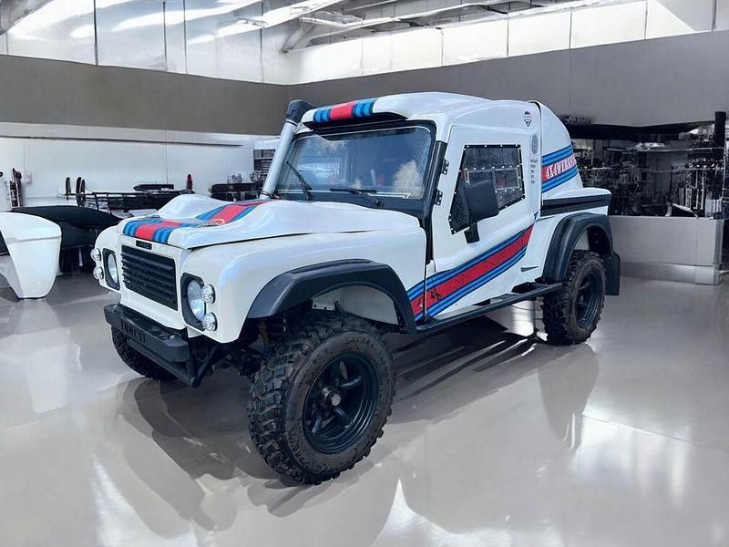 Weiß Gebraucht 2002 Land Rover Defender SUV | 34.999 € - Bild 1/4