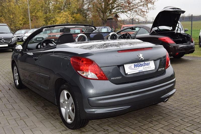 Gebraucht Peugeot 207 Premium 111 PS (81 kW) 2010 Schwarz Cabrio