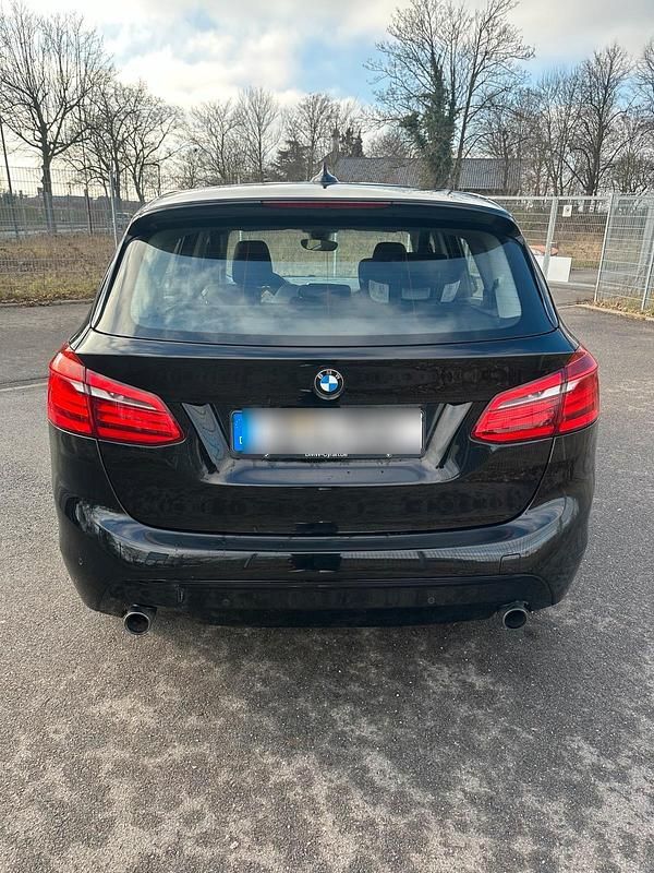 Gebraucht BMW 220 Sport Line 192 PS (141 kW) 2017 Schwarz Van / Kleinbus