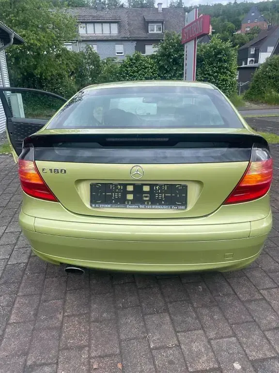 Gebraucht Mercedes C180 129 PS (94 kW) 2002 Grün Coupé