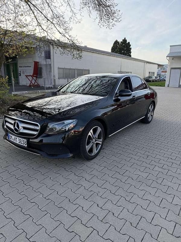 Second-hand Mercedes E200 184 CP (135 kW) 2016 Negru Berlinǎ