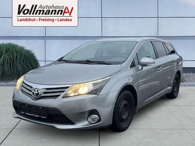 Gebraucht Toyota Avensis Edition 147 PS (108 kW) 2015 Silber Kombi