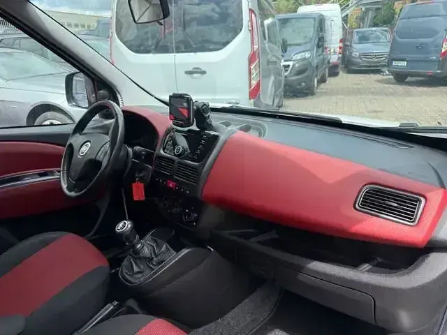Gebraucht Fiat Doblò 105 PS (77 kW) 2015 Weiß Van / Kleinbus