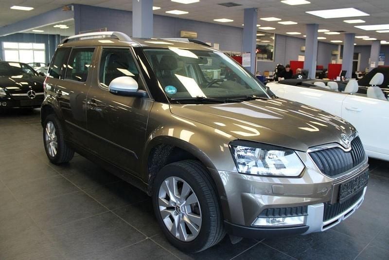 Gebraucht Skoda Yeti Outdoor Ambition 122 PS (89 kW) 2015 Braun SUV
