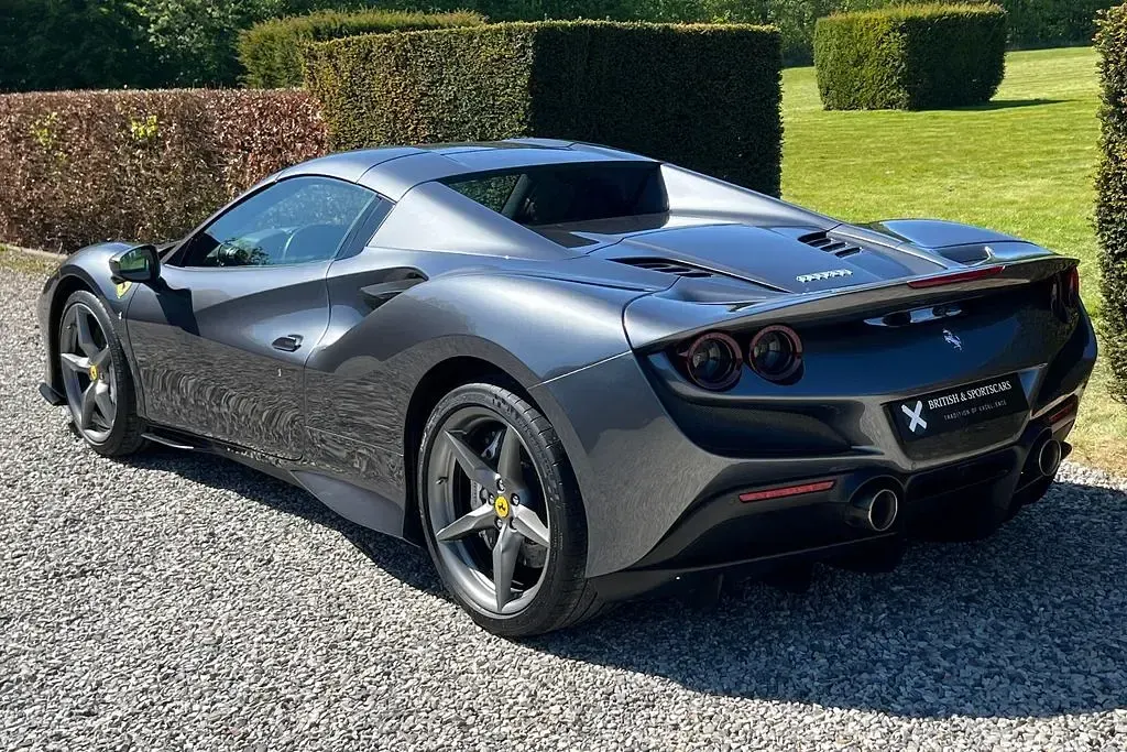 Gebraucht Ferrari F8 721 PS (530 kW) 2022 Grau Cabrio