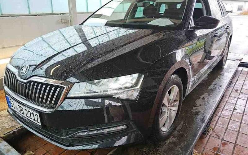 Gebraucht Skoda Superb Ambition 150 PS (110 kW) 2023 Schwarz Kombi