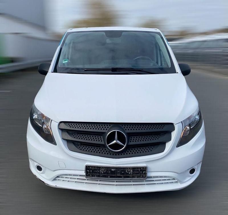 Gebraucht Mercedes Vito 114 PS (83 kW) 2016 Weiß Van