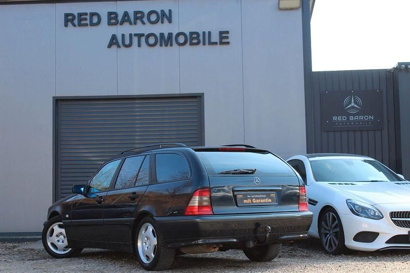 Gebraucht Mercedes C200 163 PS (119 kW) 2000 Schwarz Kombi
